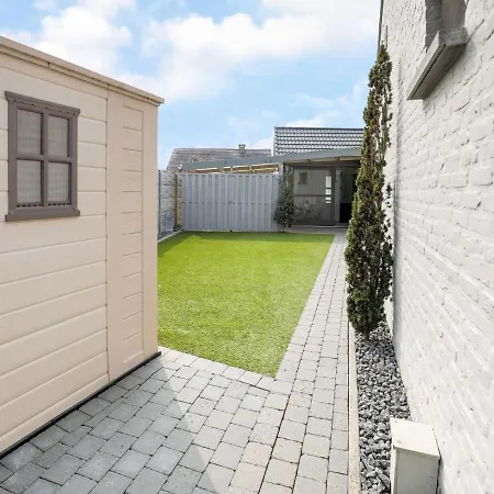 Ferienhaus Comfy In With Garden *