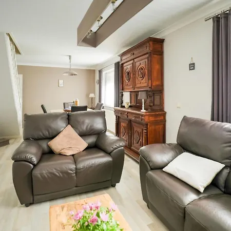 Comfy In With Garden Ferienhaus